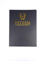 Carpeta de presentación negra con 2 bolsillos, estampado dorado y plateado, talla de la letra estadounidense
