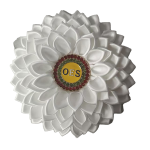 Fiore in raso bianco con spilla Kanzashi JJ 1938 JJOA (Jack and Jill of America) con strass e gioielli - Product Image 5
