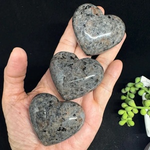 คริสตัลโยโอไลต์ธรรมชาติคุณภาพสูงขายส่ง รูปหัวใจและรูปฝ่ามือ สำหรับการบำบัดและตกแต่งบ้าน - Product Image 4