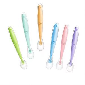 Cuillère d'apprentissage pour bébé en gros, design en arc, à débit lent, en silicone et nylon, vaisselle pour enfants et nourrissons - Product Image 1