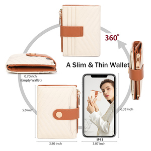 Portefeuille pour femme en <span class=keywords><strong>cuir</strong></span> vegan haute capacité, imprimé vache, matelassé, avec fermeture éclair pour pièces de <span class=keywords><strong>monnaie</strong></span> et multiples emplacements pour cartes - Product Image 6