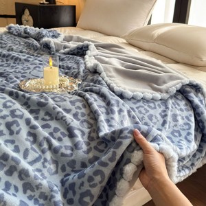 Coperta <span class=keywords><strong>in</strong></span> pile di flanella 100% poliestere con stampa floreale vintage e nappe a pompon, morbida e calda per tutte le stagioni, ideale per divano e ufficio - Product Image 2