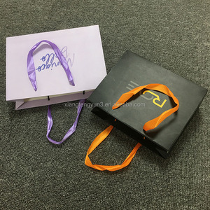 Borsa Ecologica Riciclabile in Carta di Cotone Laminata Opaca Nera Grande con Logo Personalizzato e Manico in Cotone per Negozi di Abbigliamento e Artigianato - Product Image 2