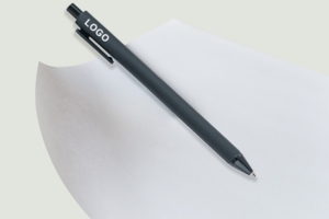 Meilleurs stylos à bille en plastique en gros, bon marché, multicolores, avec revêtement en caoutchouc, logo personnalisé rétractable OEM pour la papeterie scolaire - Product Image 5