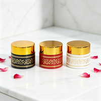 Le fabricant se vend bien au Moyen-Orient, en Arabie, avec des flacons de crème pour le visage de 100 ml, possibilité de personnaliser le parfum et le logo sur le pot en verre.