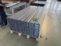 Panneaux de clôture en composite bois-plastique (WPC) modernes, imperméables, pour l'extérieur, design sécurisé et respectueux de la vie privée, décoratifs pour jardin.