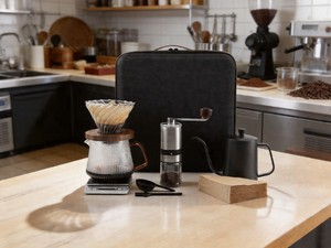 Juego de Molinillo de <span class=keywords><strong>Café</strong></span> Portátil para el Hogar y Cafeterías - <span class=keywords><strong>Kit</strong></span> de Goteo de 600 ml con Bolsa de Viaje, Solución Integral para Molinillos y Especias - Product Image 1