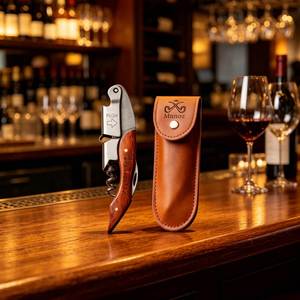 Ouvre-bouteille avec étui en cuir, tire-bouchon compact 3-en-1 en bois, cadeau personnalisé pour père, amateurs de vin - Product Image 2