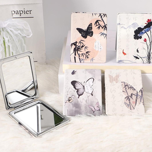 En stock, miroir compact en PU mignon en forme de panda, miroir de maquillage pliable double face, miroir de poche portable pour filles et voyages - Product Image 5