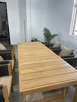 Table et chaises de salle à manger d'extérieur en teck moderne haut de gamme personnalisées et durables pour hôtel, villa, cour, véranda, séjour, maison d'hôtes