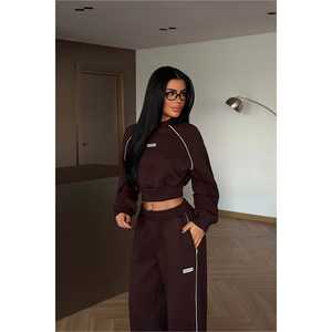 Conjunto Deportivo Informal con Capucha Marrón, Talla Grande, 2 Piezas, Transpirable y Reflectante con Logotipo Estampado, para Invierno - Product Image 2