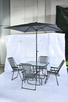 Ensemble de meubles de patio modernes avec 4 chaises pliantes et table à manger en verre, idéal pour le jardin, la cour, le parc, le café