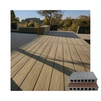 Planche de terrasse en composite bois-plastique WPC - Installation étanche par emboîtement, design moderne, utilisation extérieure, grain de bois en relief 3D