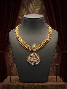DIVYORO Conjunto de Collar Gargantilla con Cristales Ornamentados, Chapado en Oro, Joyería Clásica de Moda para Mujer, Estilo Tradicional Indio para Novias y Bodas - Product Image 1