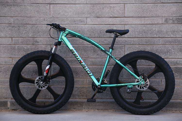 สีเขียวอ่อน