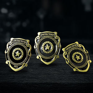 Insignias de Metal de escudo de <span class=keywords><strong>agencia</strong></span> gubernamental personalizadas, broche en relieve 3D de detective privado, aleación de Zinc para uniforme de seguridad y uso de guardia - Product Image 1