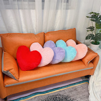 Amity personalizado en forma de corazón lindo Faux Rabbit Fur Room cojín decorativo corazón cojín de felpa para sofá cama chico niñas