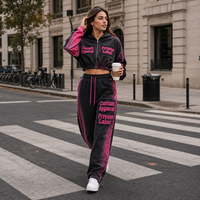 Ensemble deux pièces pour femme, survêtement en coton noir et rose délavé avec patch graphique, fermeture éclair et pantalon de survêtement large à cordon de serrage