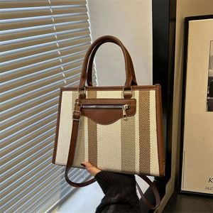 I-0543 Fashion Latest Designer Girls Single <b>Zip</b> PU Small Tote Bags Polyester Lining for Outdoor Daily Use Cheap Trending Women's - Product Image 2