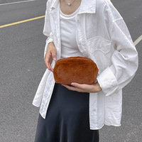 Sac à cosmétiques en peluche douce de grande capacité MKW7399, faible MOQ, sac de rangement miniature léger et mignon, trousse à maquillage gonflée avec fermeture éclair