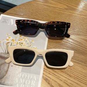 Gafas de Sol Cuadradas Pequeñas de Moda al por Mayor, Protección Solar para Exteriores, Montura Pequeña, Gafas de Sol de Lujo para Mujer - Product Image 4