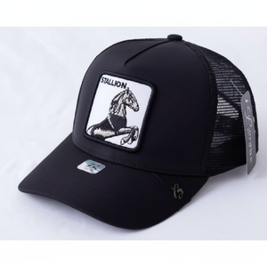 Cappellino Trucker con Ricamo Stallion, Rete Nera, Regolabile, Unisex, Casual, Primavera-Estate, 6 Pannelli - Product Image 1