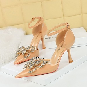 Yx S0013y Fashion Hall of Time <span class=keywords><strong>Chaussures</strong></span> à talons hauts pour femme en cuir verni, à bout pointu peu profond, avec strass et nœuds - Product Image 3