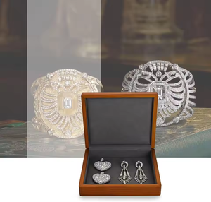 Scatola di immagazzinaggio in legno massello anello di legno orecchini Organizer regalo ricordo con coperchio - Product Image 3