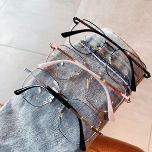 Monture de lunettes carrée Qianai, taille moyenne, verres PC anti-UV et anti-lumière bleue, unisexe, branches métalliques rayées - Product Image 5