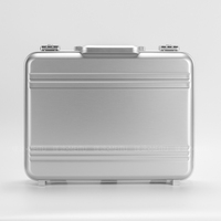 Mallette de voyage antichoc et anti-poussière de luxe pour homme en alliage d'aluminium argenté, certifiée IP67, personnalisable ODM/OEM, 15L, pour ordinateur portable et outils