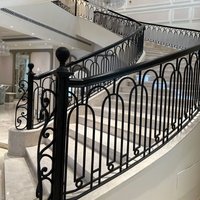 Fournisseur de garde-corps de fenêtre en fer forgé moderne sur mesure avec fonction peignable