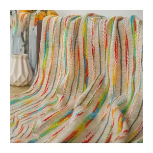 Tissu jacquard à rayures colorées en gros nouveau design tissu polyester arc-en-ciel pour vêtements et sacs