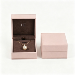 Boîte à bijoux minimaliste en cuir PU avec couvercle rabattable, insert en velours, estampage à chaud, logo personnalisé, vente directe d'usine - Product Image 1