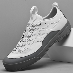 Chaussures d'extérieur légères et respirantes pour hommes et femmes, parfaites pour la randonnée et les sports - Product Image 2