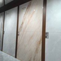 Carrelage en porcelaine marbrée beige poli 600x1200mm, aspect pierre Calacata blanc mat de luxe, moderne, pour villas et écoles