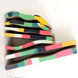 Set di graffio per gatti in carta ondulata giocattoli interattivi per gatti - Product Image 6