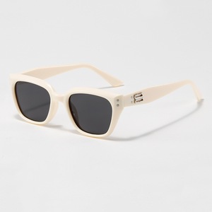 Gafas de Sol para Mujer, Montura Completa, Estilo Ojo de Gato, Polarizadas, Protección UV400, Moda 2025 - Product Image 2