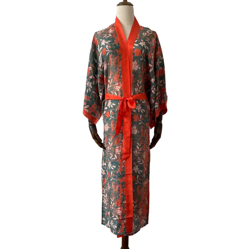 Großhandel benutzer definierte Seide Strand vertuschen Kleid lange Kimono Strickjacke Robe Kimono Damen
