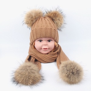 Coloré bébé mignon tricoté chapeau avec deux <span class=keywords><strong>pompons</strong></span> <span class=keywords><strong>de</strong></span> fourrure couleur unie tricoté bébé bonnet enfants Pom Pom chapeau avec écharpe ensemble - Product Image 6