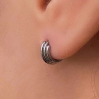 Bijoux de piercing en titane ASTM F136 G23, anneau triple segment 16G, clicker, boucle d'oreille, septum en titane, conch, hélix, cartilage