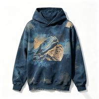 Sweat-shirt à capuche oversize vintage tie-dye avec impression DTG Kornit paysage montagneux, détails patchwork et effet vieilli, style streetwear