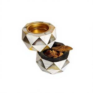 Soporte para Incienso Árabe Artesanal de Madera de Sándalo con Incrustaciones de Ópalo Majestuoso, Ideal para Regalo - Product Image 1