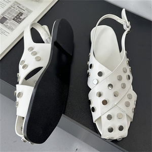 Sandales d'été pour femmes de haute qualité, style décontracté et plat, idéales pour les vacances, avec rivets, respirantes, à talon bas, pour la saison printanière - Product Image 5