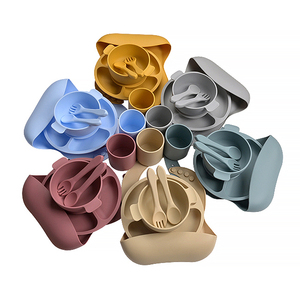 Lot de 7 pièces en silicone pour bébé, sans BPA, non toxique, comprenant un bavoir, un bol à ventouse et une assiette, idéal pour l'apprentissage de la diversification alimentaire - Vente chaude - Product Image 1