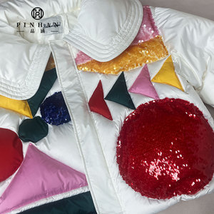 Piumino <span class=keywords><strong>di</strong></span> lusso con decorazione <span class=keywords><strong>di</strong></span> <span class=keywords><strong>paillettes</strong></span> lucide OEM con piumino da collezione natalizia Crop da <span class=keywords><strong>uomo</strong></span> - Product Image 4