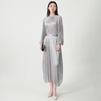 Nouvelle Robe Plissée Miyake Élégante pour Femme 2026, Coupe Ample Grande Taille, Manches Chauve-Souris, Couleur Unie, Robe de Soirée de Haute Qualité