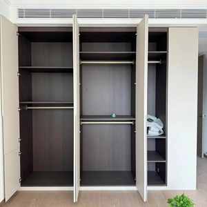 Armoire autoportante minimaliste blanche moderne, construction robuste, montage rapide, essentiel pour l'espace de vie - Product Image 1