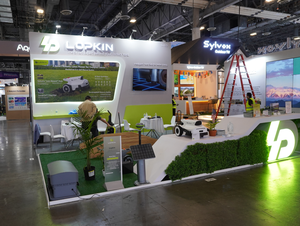 <span class=keywords><strong>Tondeuse</strong></span> à gazon robotisée LOPKIN L1500 <span class=keywords><strong>Tondeuse</strong></span> tout-terrain |   RTK fiable, guidé par la vision, sans <span class=keywords><strong>fil</strong></span> de contour nécessaires - Product Image 4