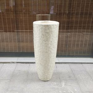 Pots à fleurs en fibre de verre blancs sur pied, vente directe d'usine, pour magasins de mariage, centres commerciaux, centres de bien-être - Product Image 3
