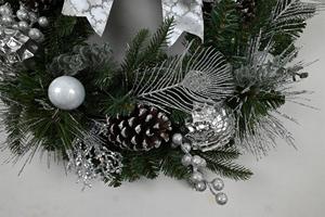 Wholesale Customized <b>Door</b> Artificial Christmas Wreath Pinecorn Ecofriendly Christmas Wreath - Product Image 5